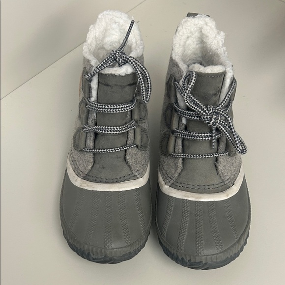 Sorel Snow Boots - Picture 1 of 7